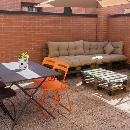 Cozy With A Large Terrace Porta Romana ميلان
